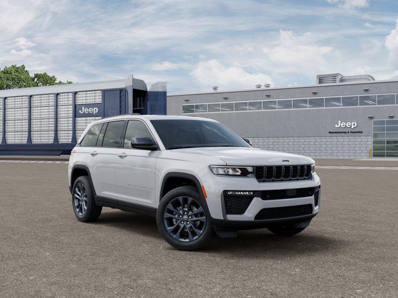 New 2026 Jeep Grand Cherokee 85th Anniversary Edition 4x4Image 3