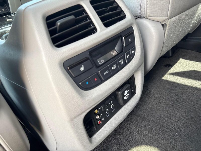 Used 2017 Honda Pilot EliteImage 7