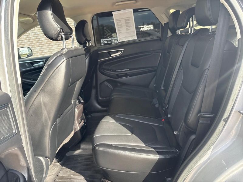 Used 2017 Ford Edge TitaniumImage 4