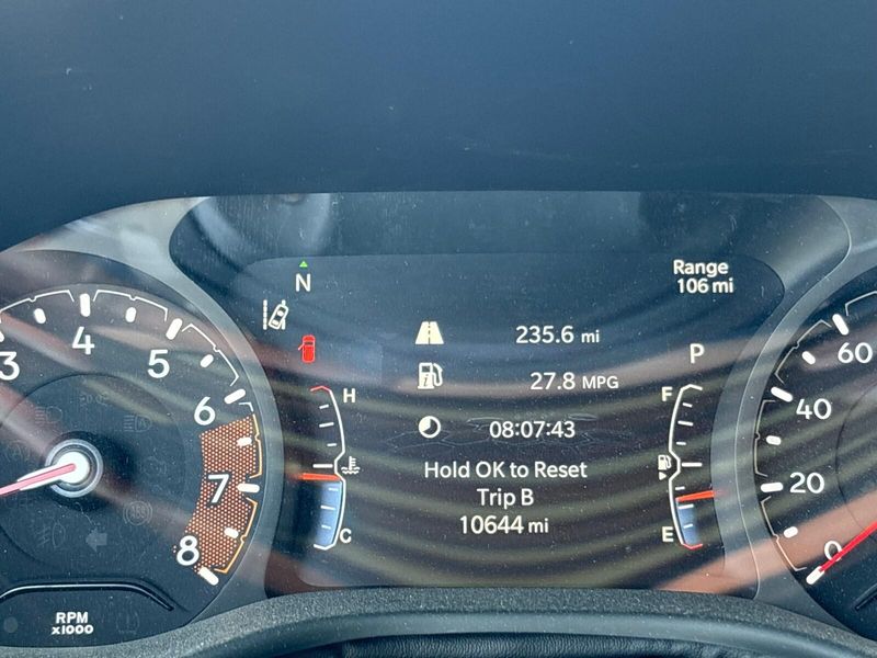 Used 2025 Jeep Compass LatitudeImage 15