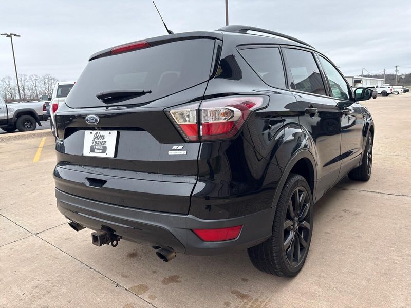 Used 2018 Ford Escape SEImage 9