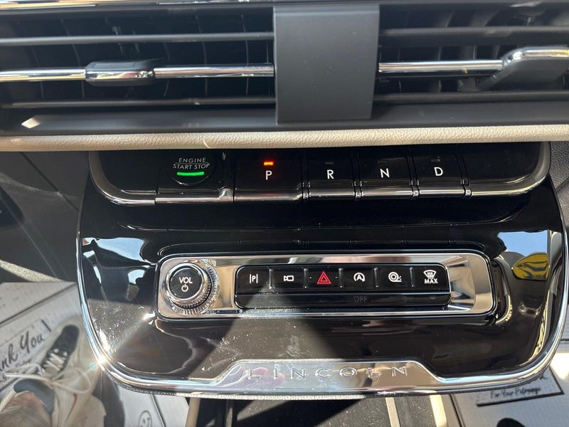2025 Lincoln Corsair Premiere photo 18