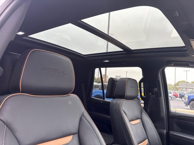 Used 2023 GMC Yukon AT4Image 9