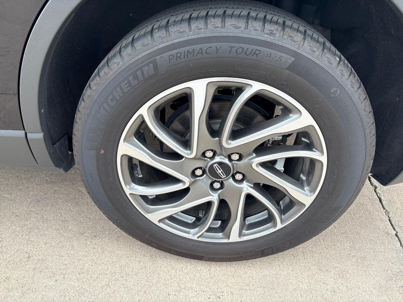 2022 Lincoln Corsair StandardImage 11