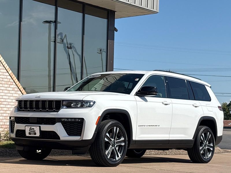New 2027 Jeep Grand Cherokee LimitedImage 1
