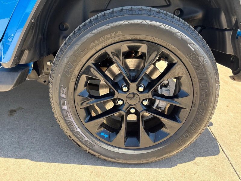 Used 2022 Jeep Wrangler 4xE Unlimited SaharaImage 11
