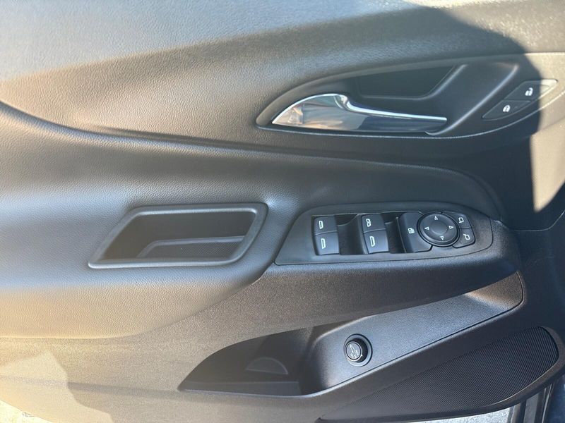 Used 2022 Chevrolet Equinox LTImage 12