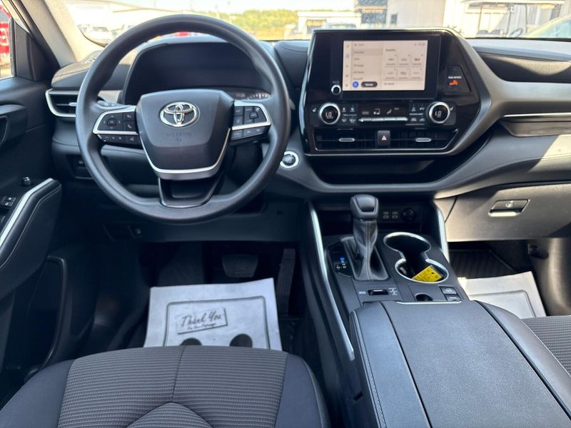 Used 2023 Toyota Highlander LImage 6