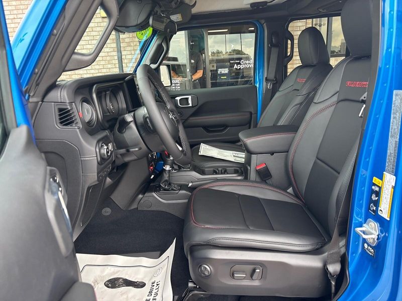 New 2026 Jeep Gladiator Rubicon 4x4Image 3