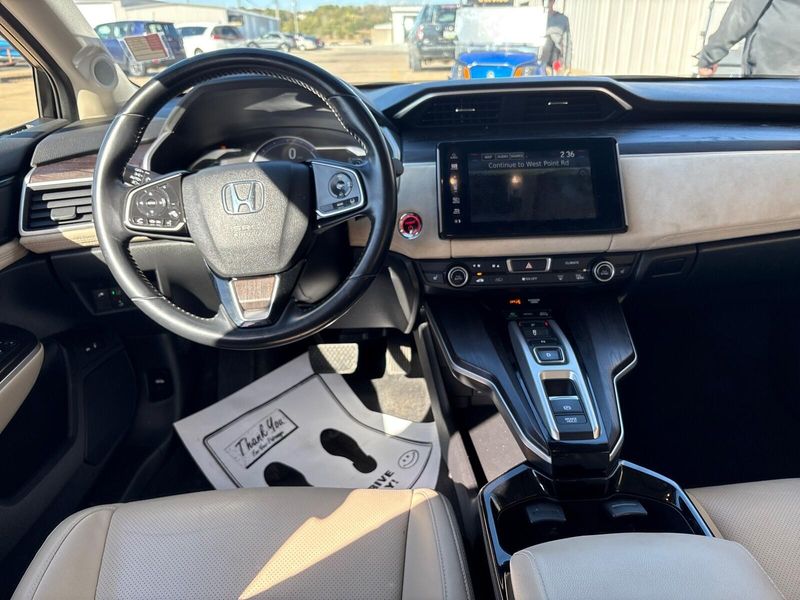 Used 2018 Honda Clarity Plug-In Hybrid TouringImage 5