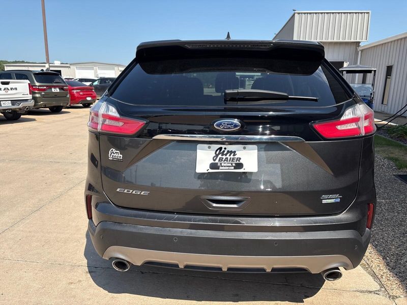 Used 2019 Ford Edge SELImage 9