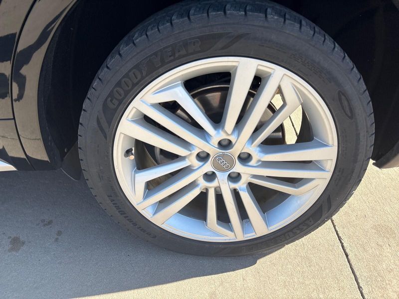 Used 2018 Audi Q5 PrestigeImage 12