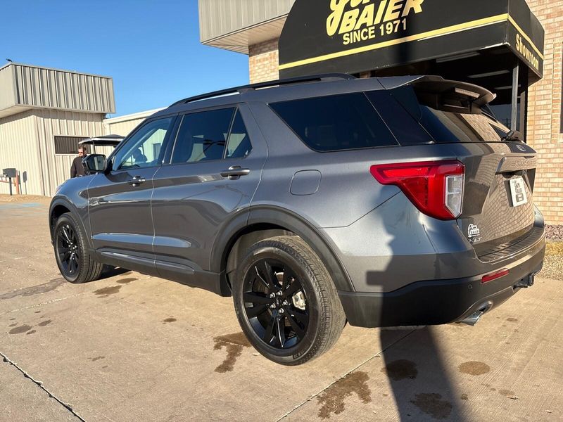 Used 2023 Ford Explorer XLTImage 11