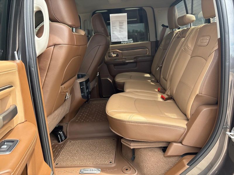 2024 Ram 3500 Longhorn photo 4