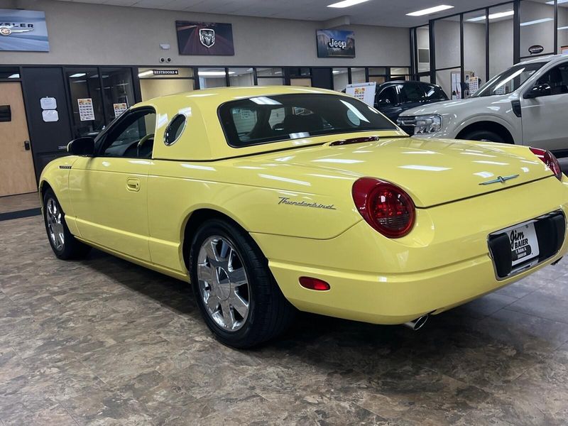 Used 2002 Ford Thunderbird w/Hardtop PremiumImage 9