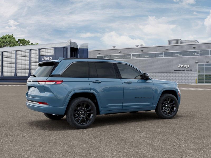 New 2026 Jeep Grand Cherokee Limited Reserve 4x4Image 2