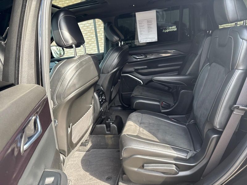 Used 2021 Jeep Grand Cherokee L AltitudeImage 4