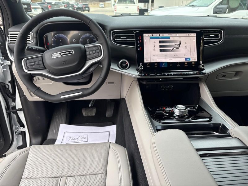 2026 Jeep Grand Grand Wagoneer Wagoneer L 4x4Image 6