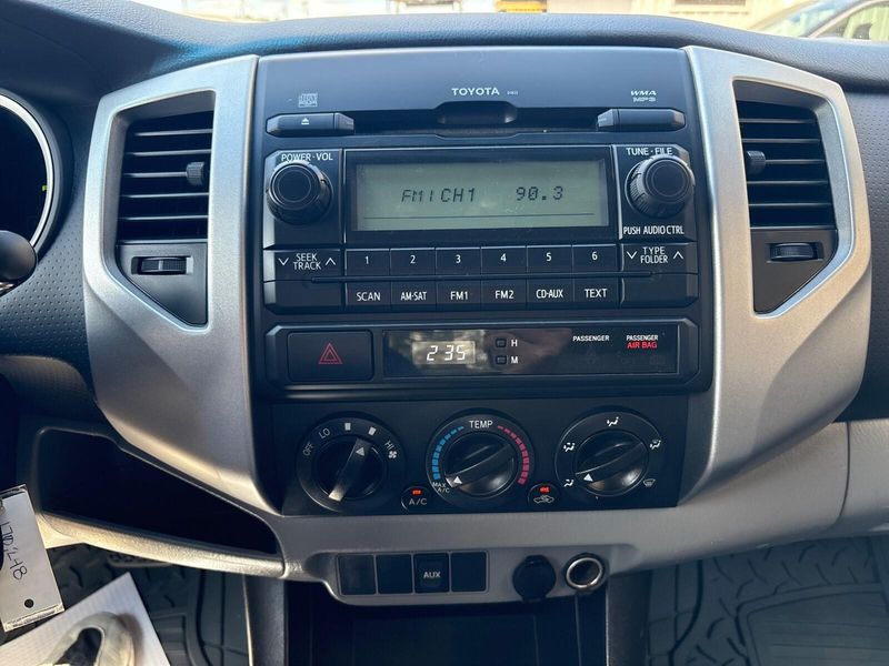Used 2012 Toyota Tacoma Image 18