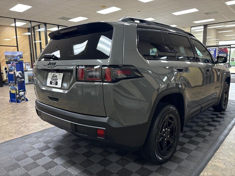 New 2026 Jeep Cherokee Limited Altitude 4x4Image 8