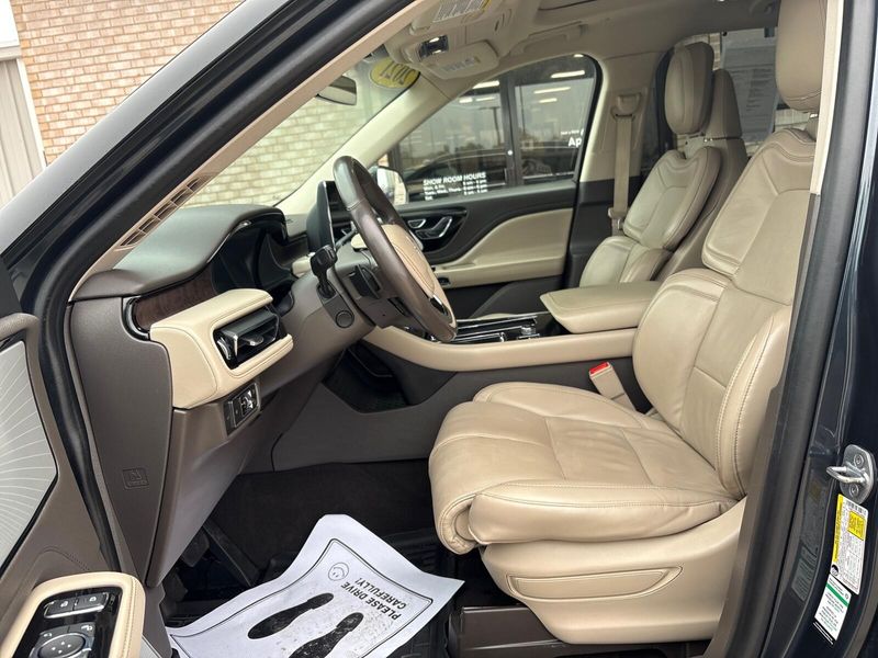 Used 2021 Lincoln Aviator ReserveImage 3