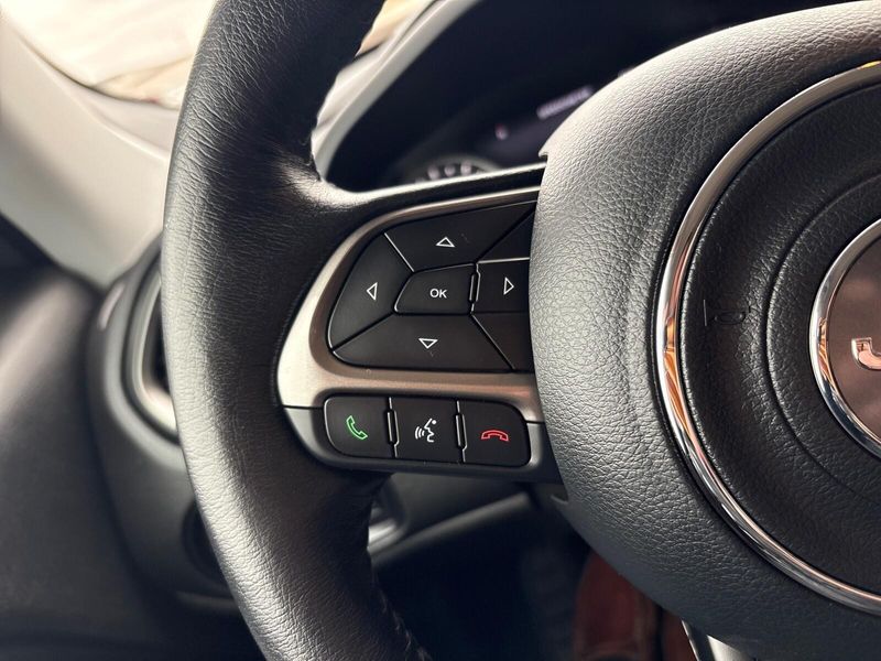 Used 2022 Jeep Renegade LatitudeImage 14