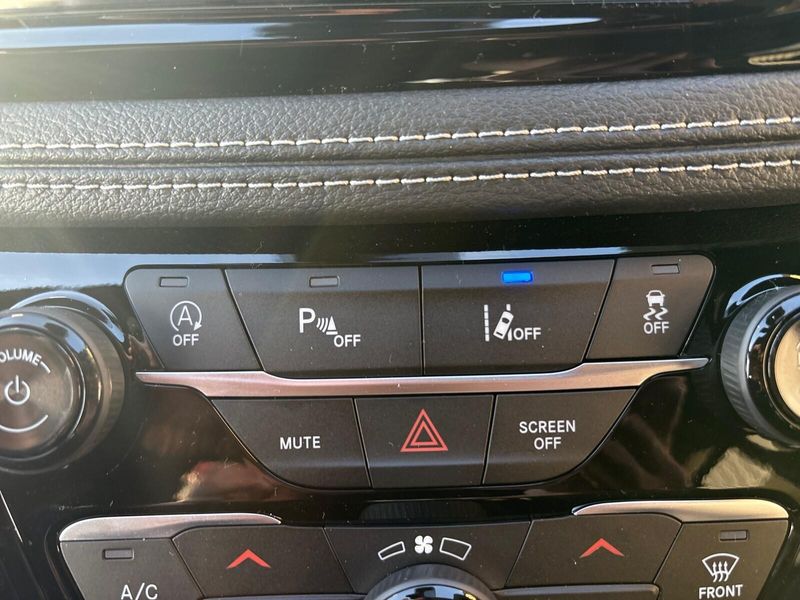 New 2026 Chrysler Pacifica SelectImage 19