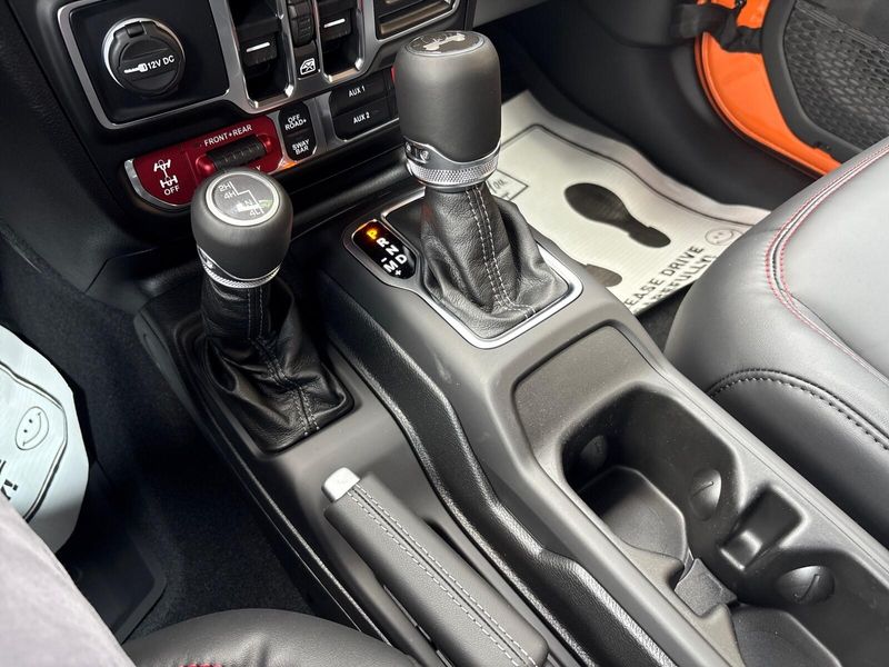 2025 Jeep Wrangler 4-door RubiconImage 17