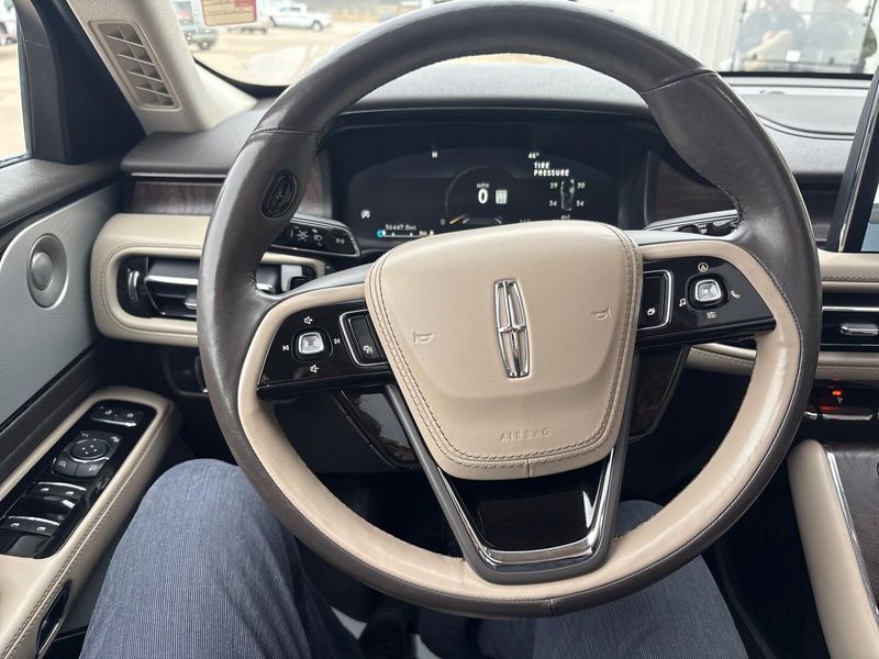Used 2021 Lincoln Aviator ReserveImage 15