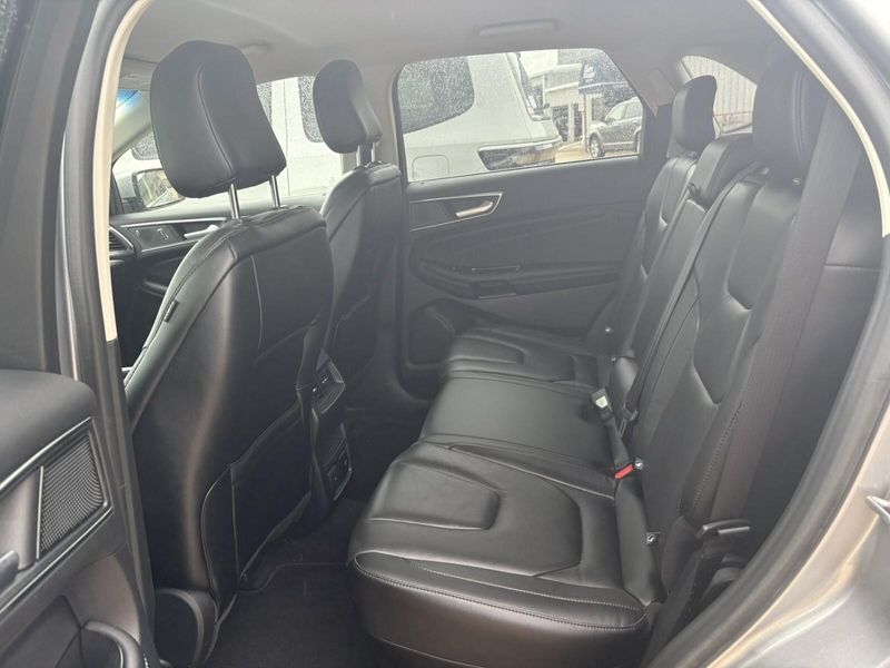 Used 2020 Ford Edge TitaniumImage 10