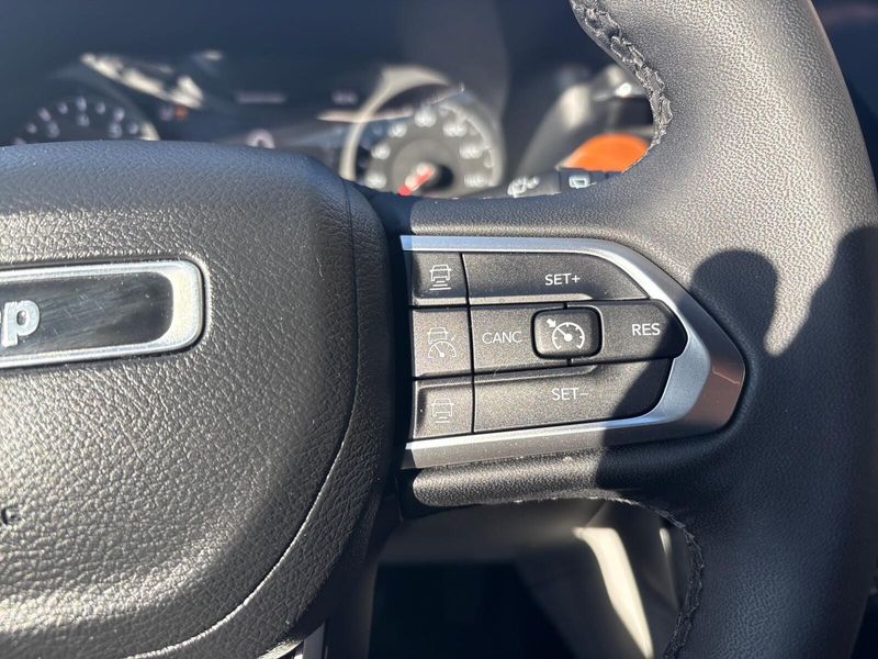 Used 2023 Jeep Compass LimitedImage 14