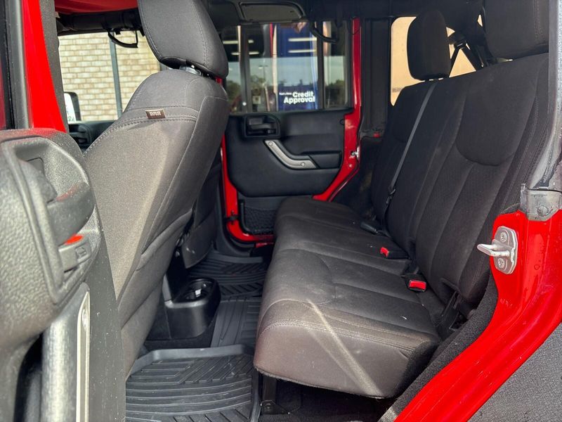 Used 2015 Jeep Wrangler Unlimited SportImage 4