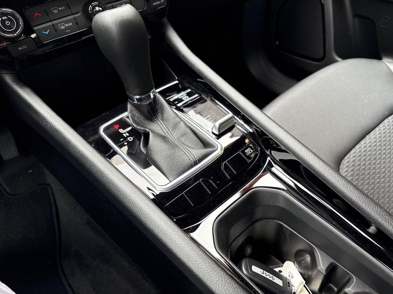 2025 Jeep Compass Latitude 4x4Image 15