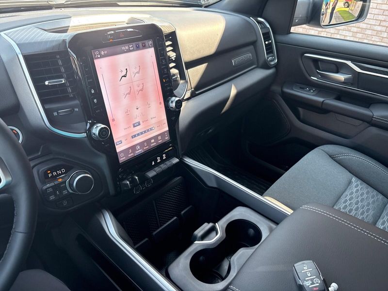 2025 RAM 1500 Big Horn Crew Cab 4x4 5