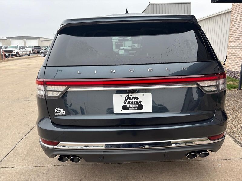 Used 2021 Lincoln Aviator ReserveImage 11
