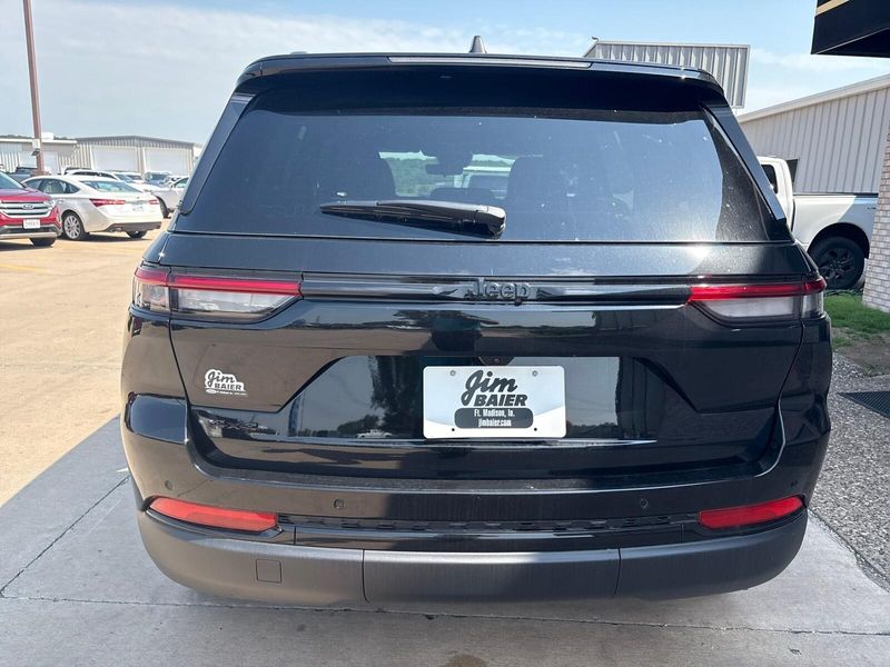 2025 Jeep Grand Cherokee Altitude X 4x4Image 10