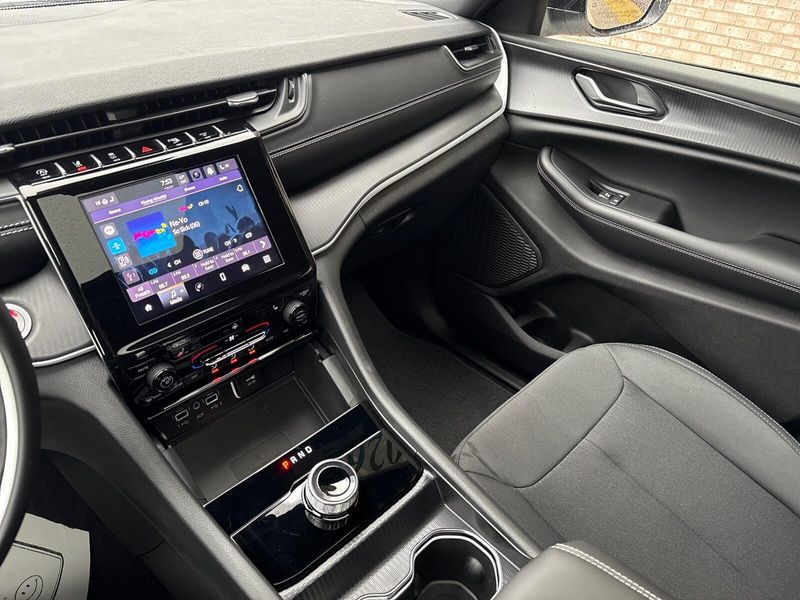 New 2026 Jeep Grand Cherokee Laredo X 4x4Image 16