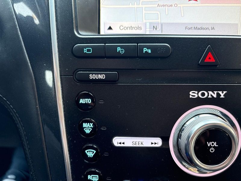 Used 2019 Ford Explorer PlatinumImage 26
