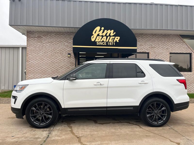 2018 Ford Explorer XLTImage 2