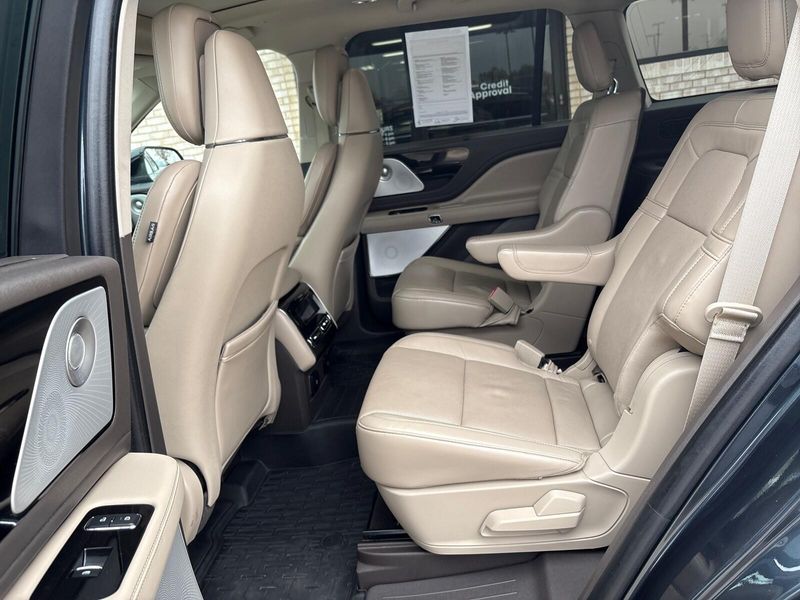 Used 2021 Lincoln Aviator ReserveImage 4
