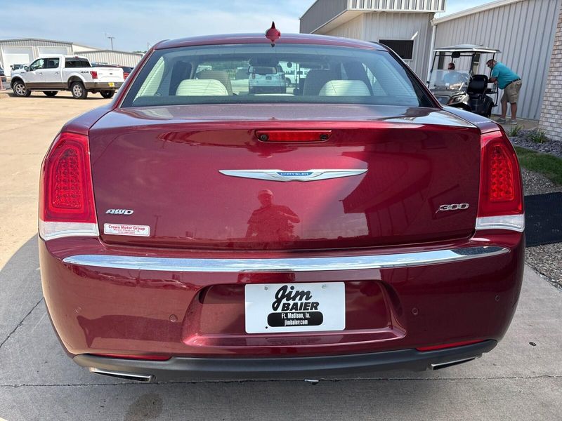 Used 2021 Chrysler 300 Touring LImage 11
