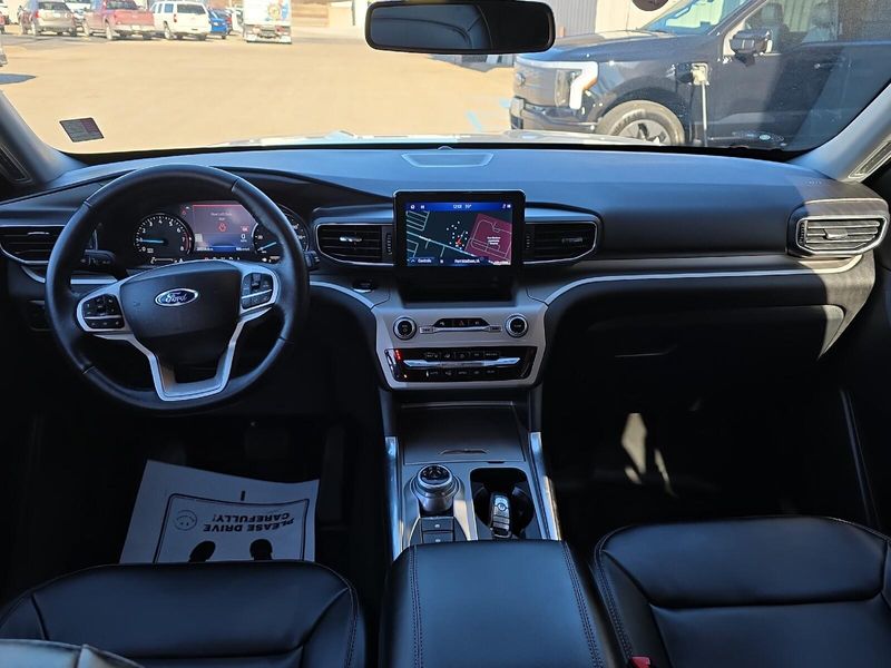 2023 Ford Explorer XLTImage 3