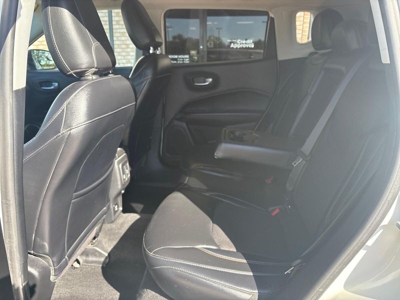 Used 2017 Jeep New Compass LatitudeImage 4