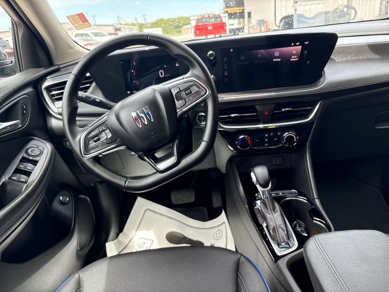 2025 Buick Encore GX Sport TouringImage 5