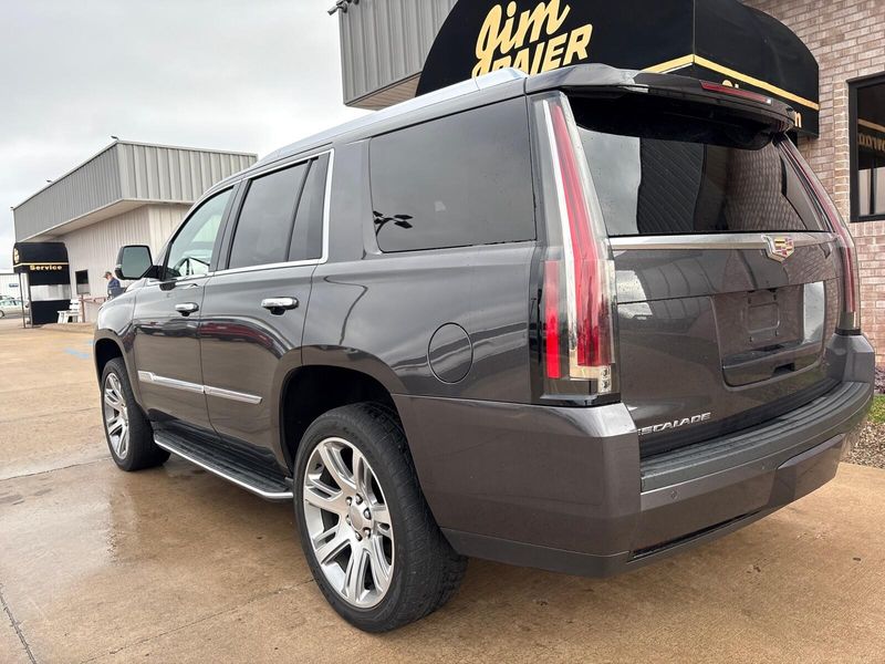 Used 2016 Cadillac Escalade Luxury CollectionImage 12