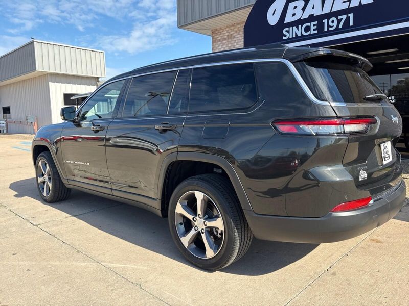 Used 2023 Jeep Grand Cherokee L LimitedImage 12