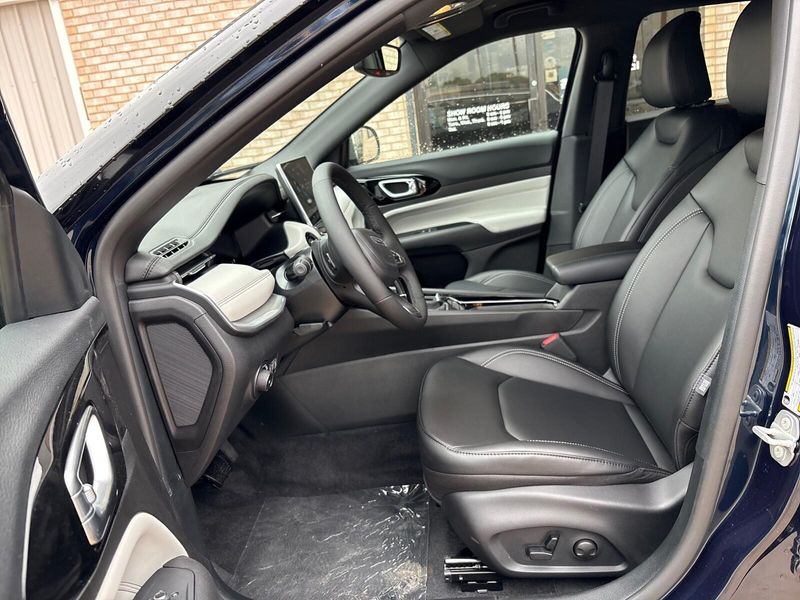 New 2026 Jeep Compass Limited 4x4Image 3