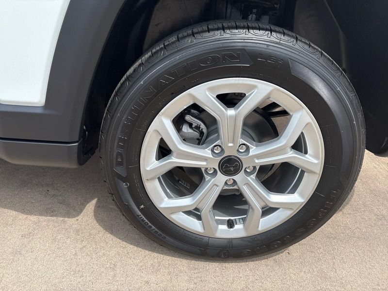 2025 Jeep Compass Latitude 4x4Image 11