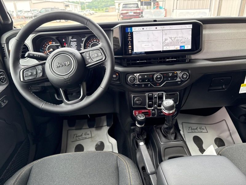 2025 Jeep Wrangler 4-door WillysImage 5