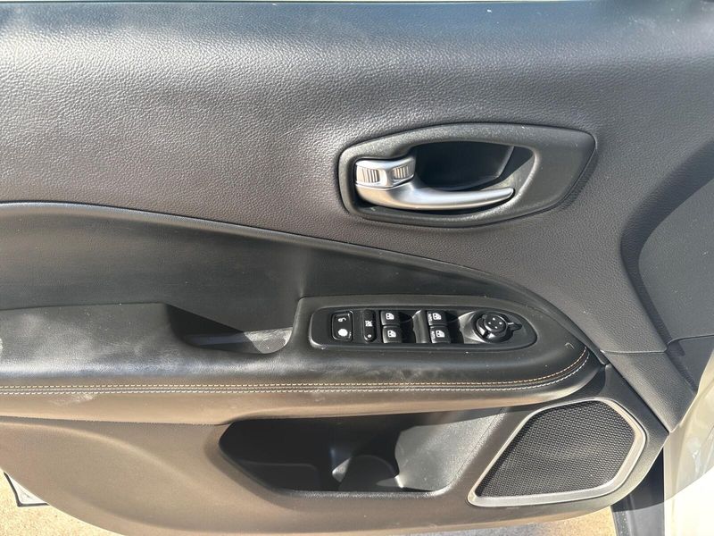 Used 2017 Jeep New Compass LatitudeImage 12